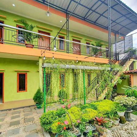 Reddoorz Syariah At Graha Adi Karya Kartasura Hotel Kartosuro Ngoại thất bức ảnh