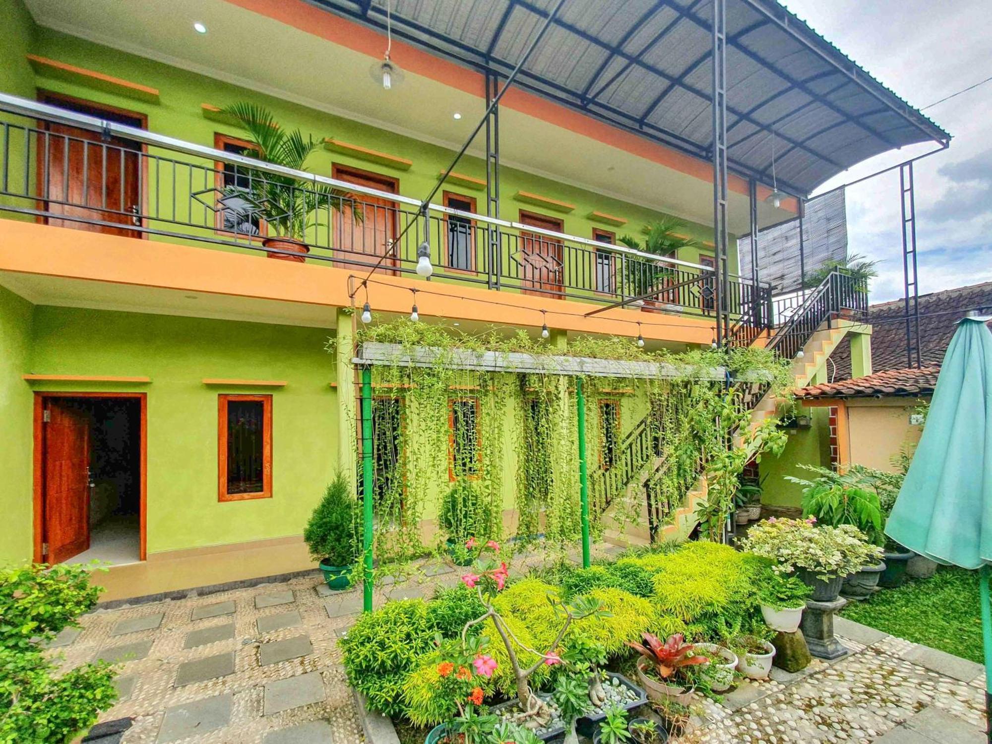 Reddoorz Syariah At Graha Adi Karya Kartasura Hotel Kartosuro Ngoại thất bức ảnh