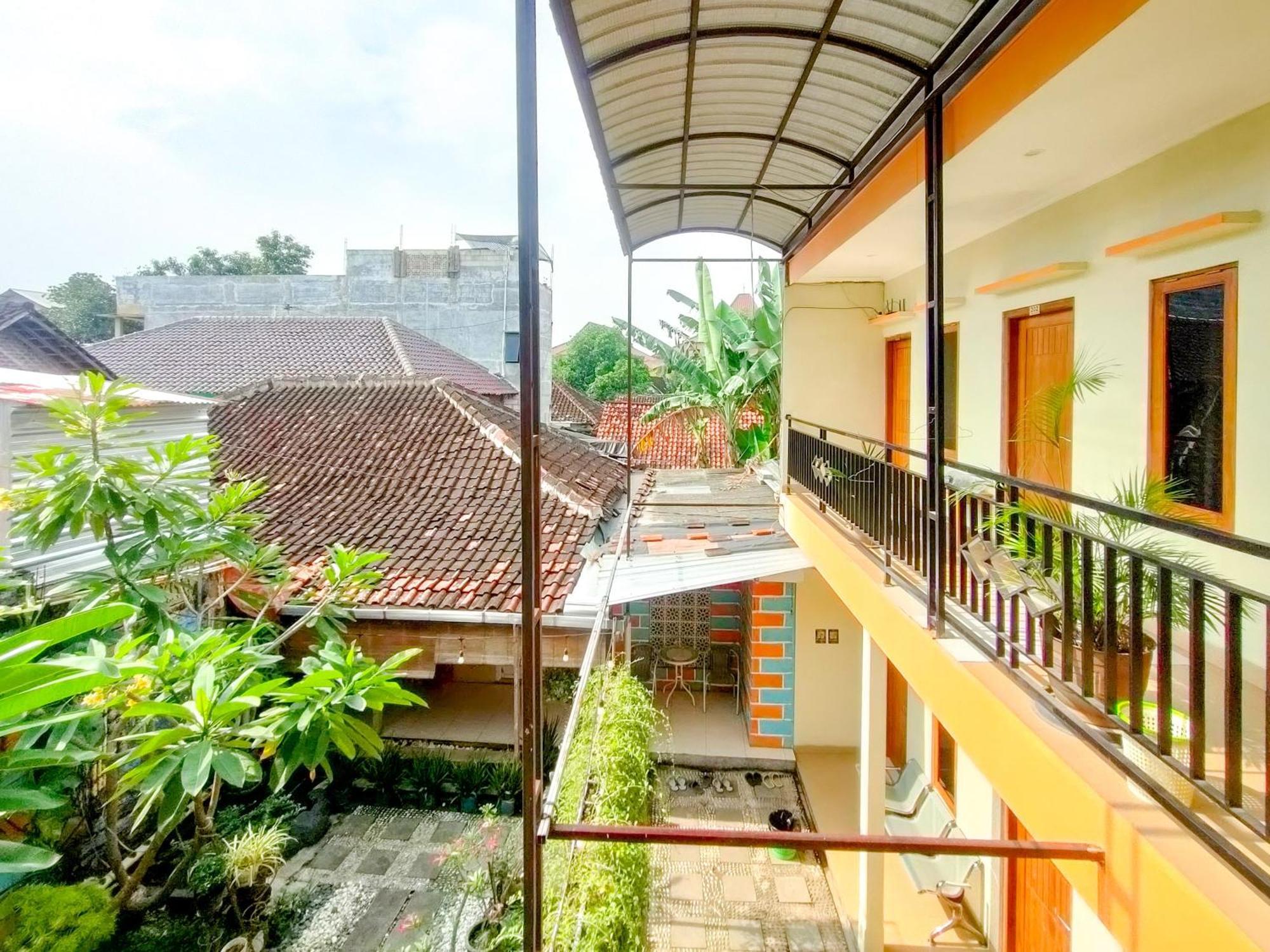 Reddoorz Syariah At Graha Adi Karya Kartasura Hotel Kartosuro Ngoại thất bức ảnh